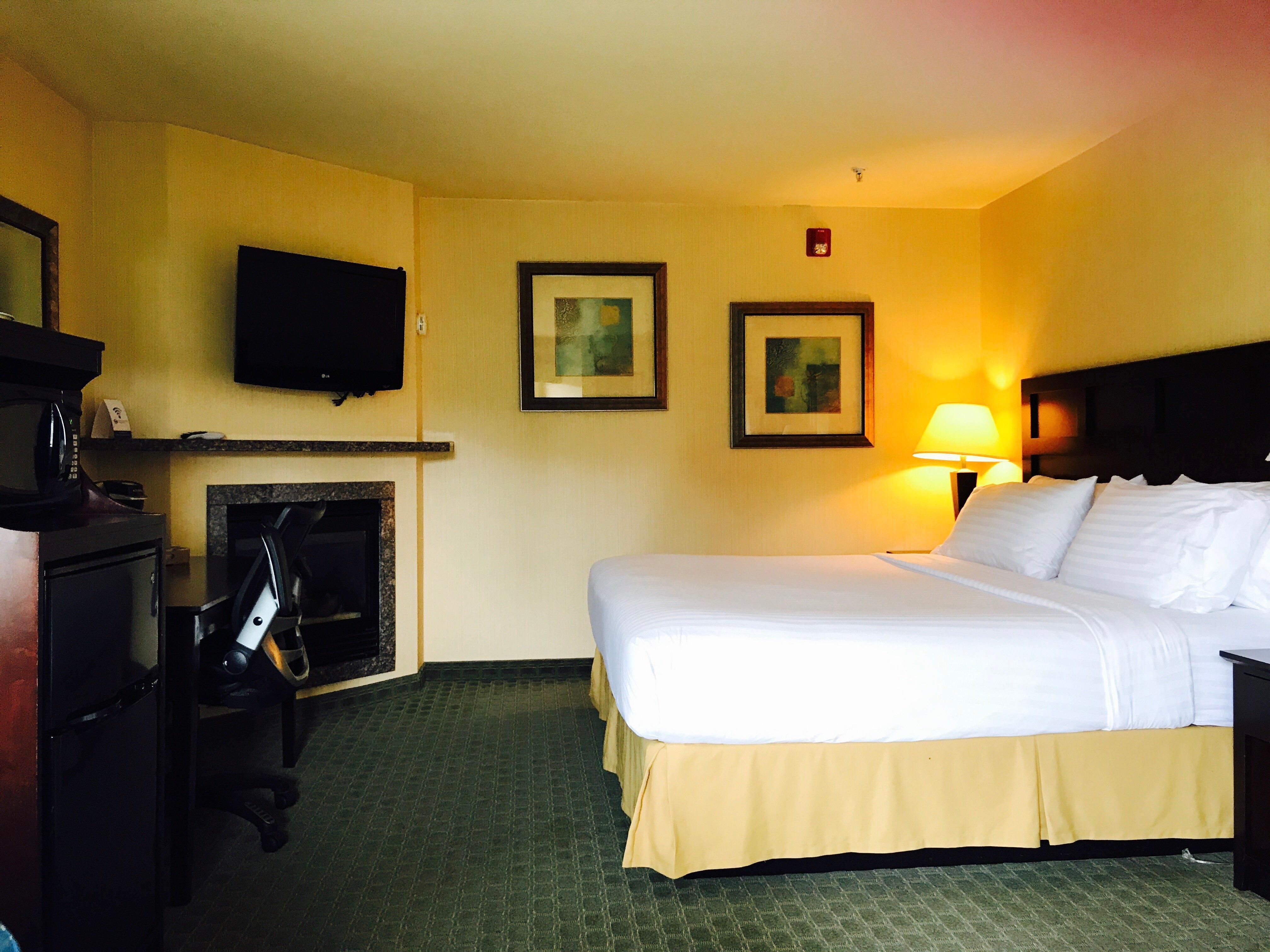 Holiday Inn Express Fort Bragg By Ihg Экстерьер фото