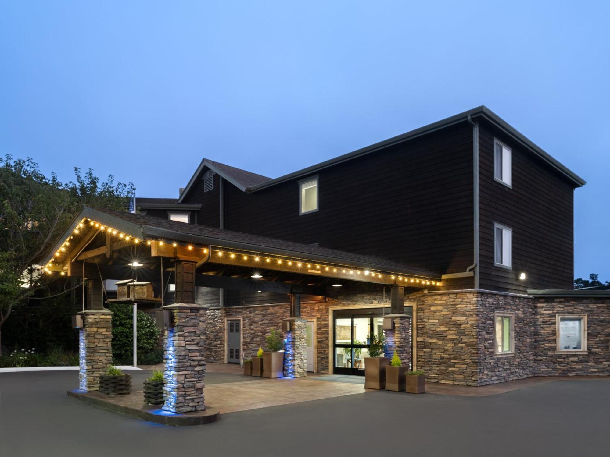 Holiday Inn Express Fort Bragg By Ihg Экстерьер фото