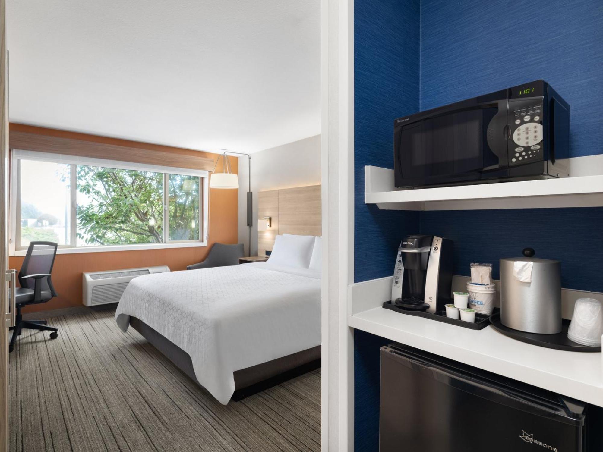 Holiday Inn Express Fort Bragg By Ihg Экстерьер фото