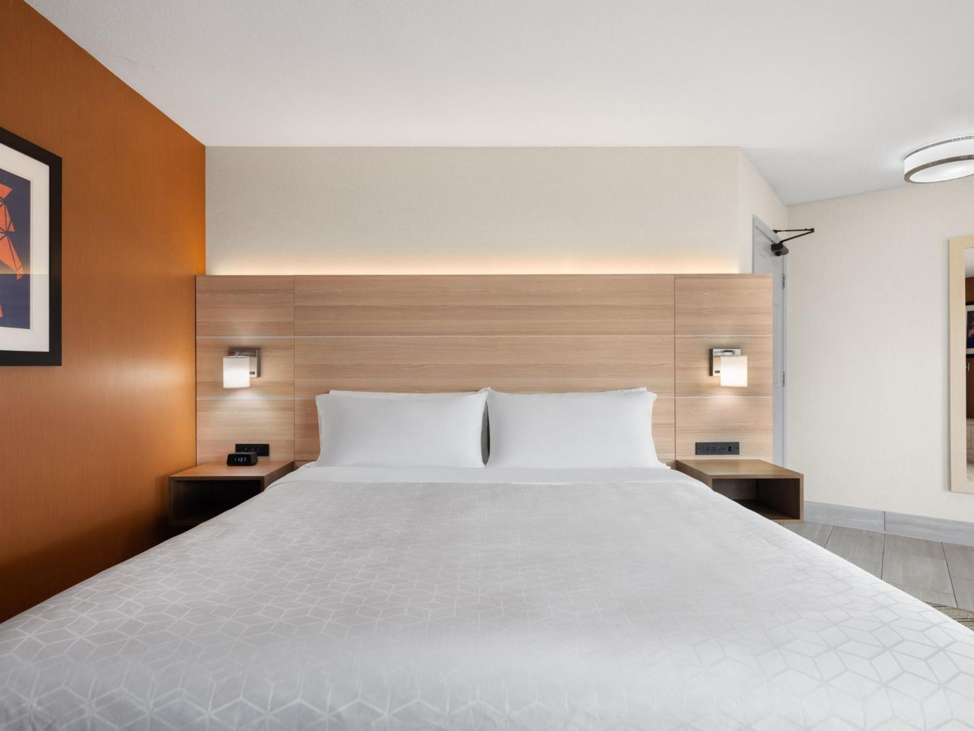 Holiday Inn Express Fort Bragg By Ihg Экстерьер фото