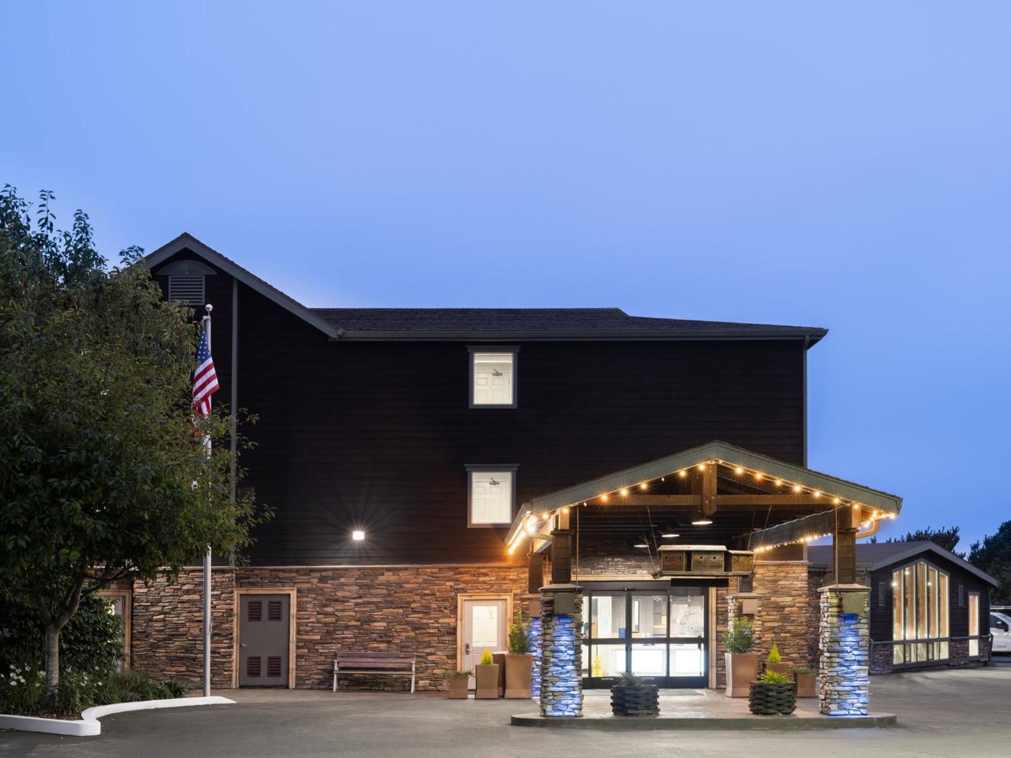 Holiday Inn Express Fort Bragg By Ihg Экстерьер фото