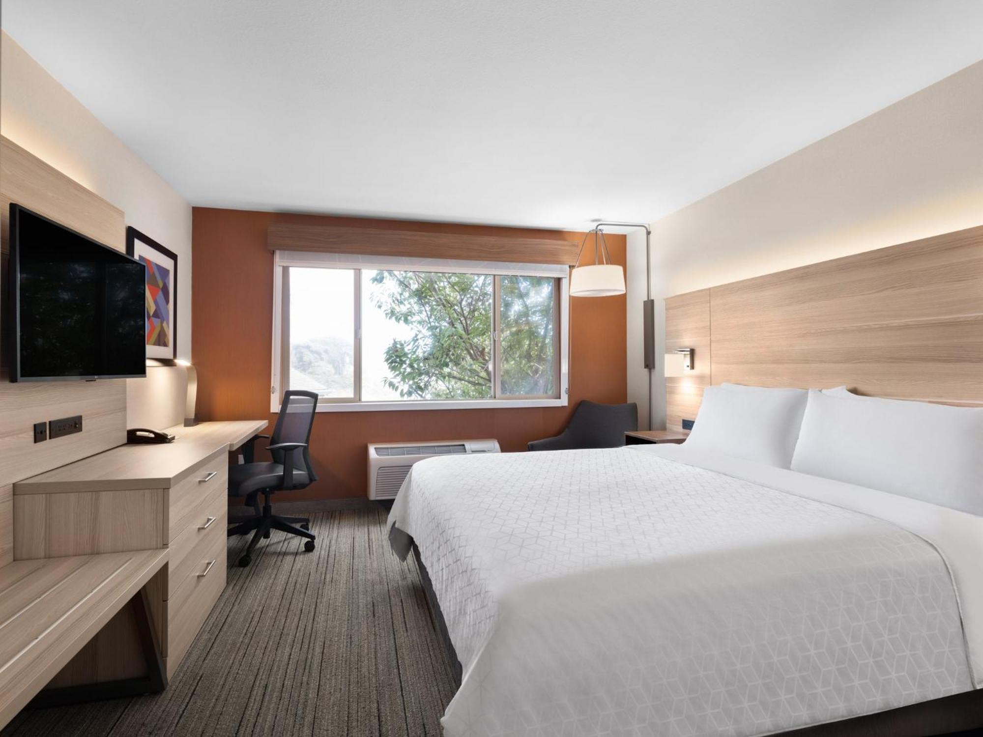 Holiday Inn Express Fort Bragg By Ihg Экстерьер фото