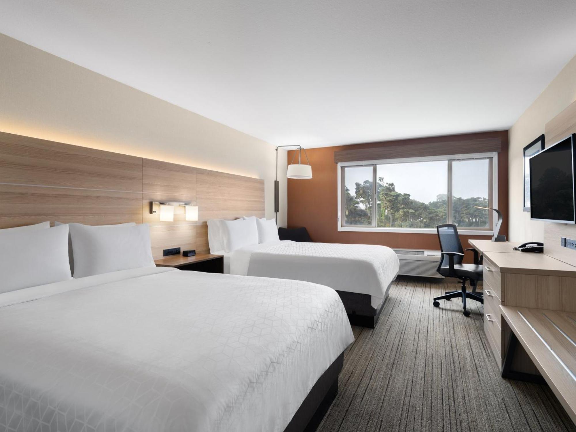 Holiday Inn Express Fort Bragg By Ihg Экстерьер фото