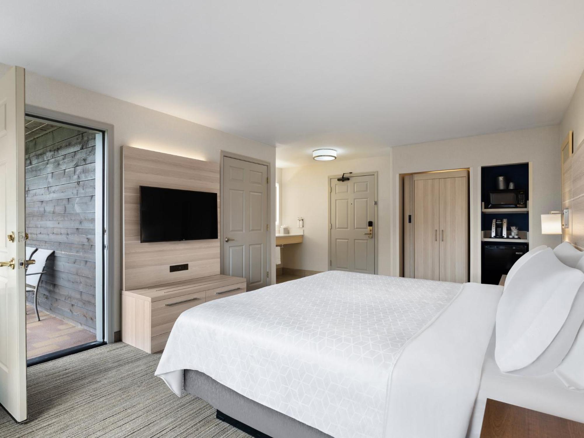 Holiday Inn Express Fort Bragg By Ihg Экстерьер фото
