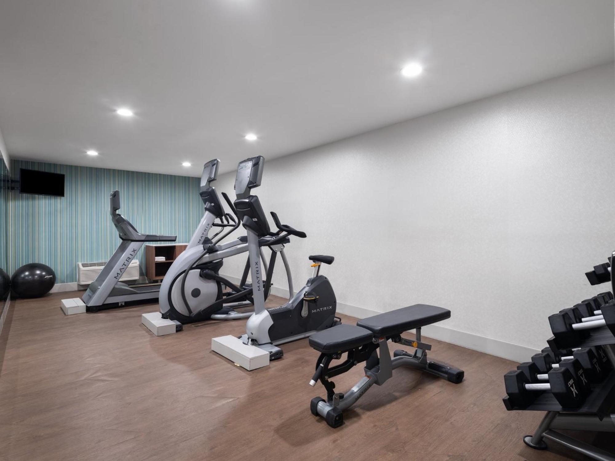 Holiday Inn Express Fort Bragg By Ihg Экстерьер фото