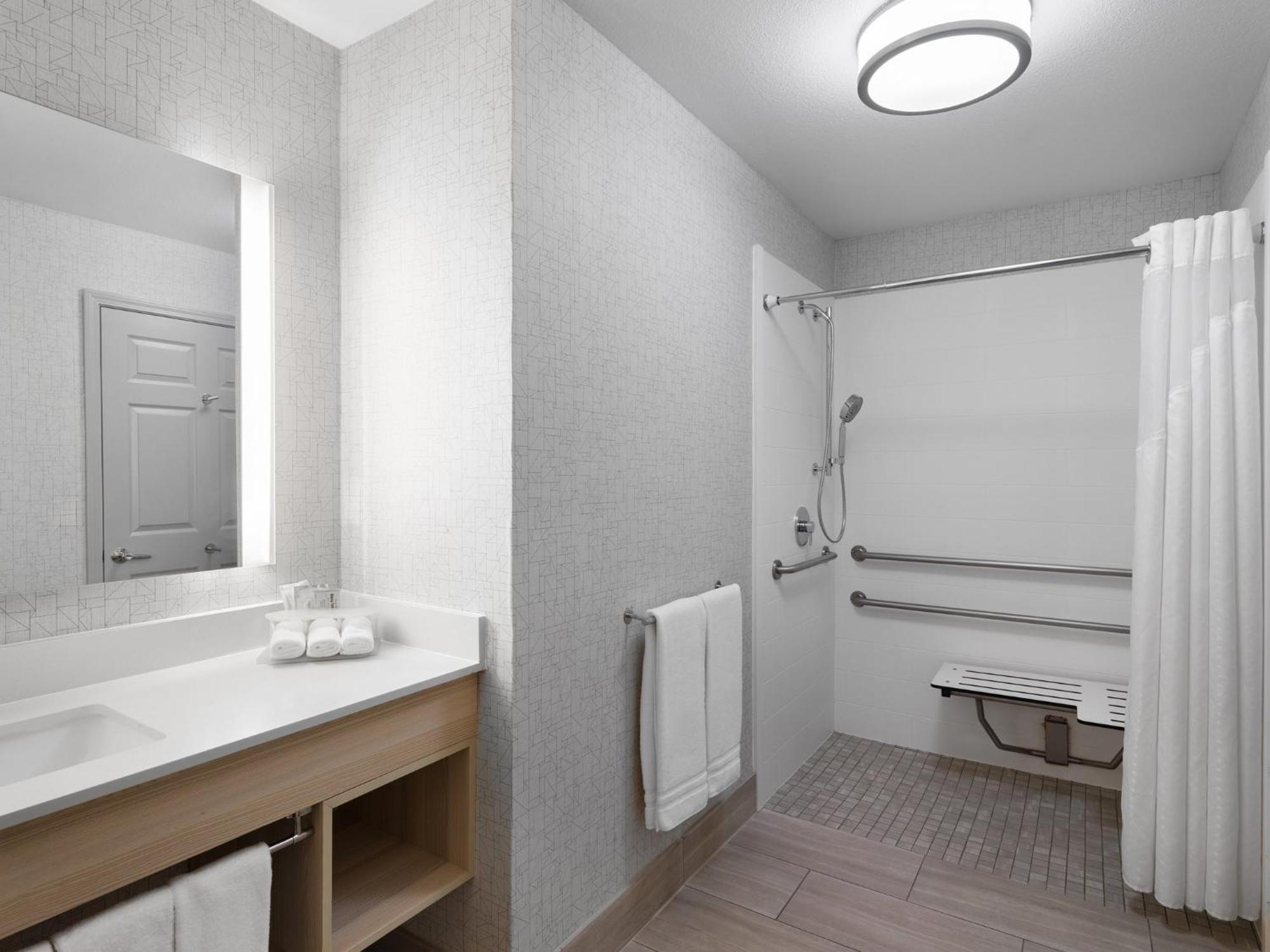 Holiday Inn Express Fort Bragg By Ihg Экстерьер фото
