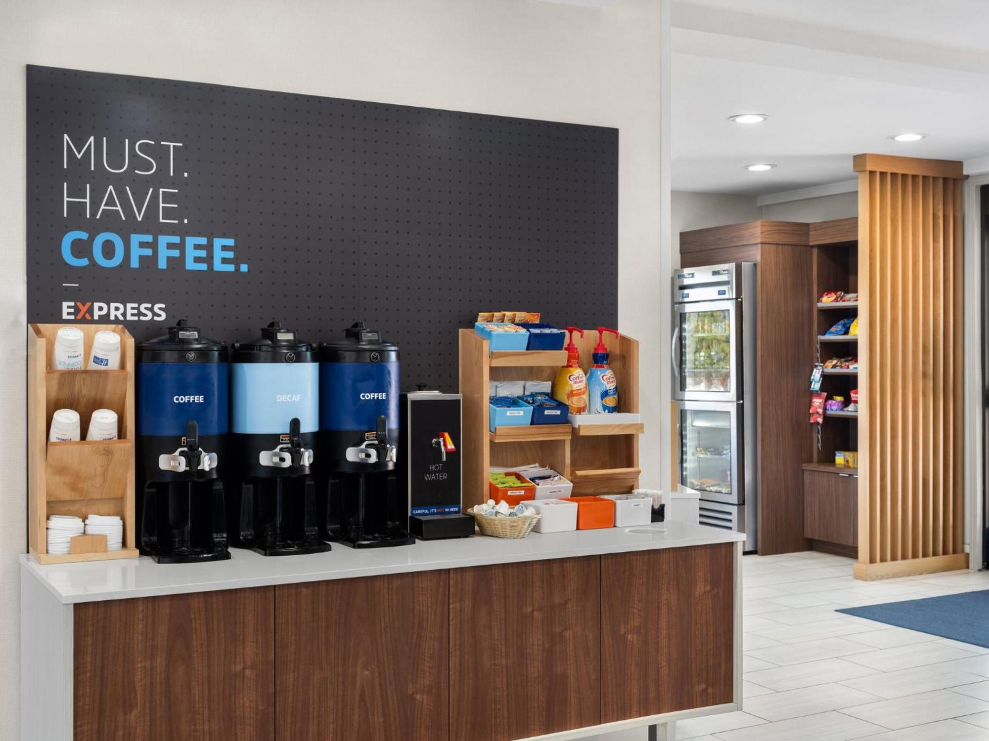 Holiday Inn Express Fort Bragg By Ihg Экстерьер фото