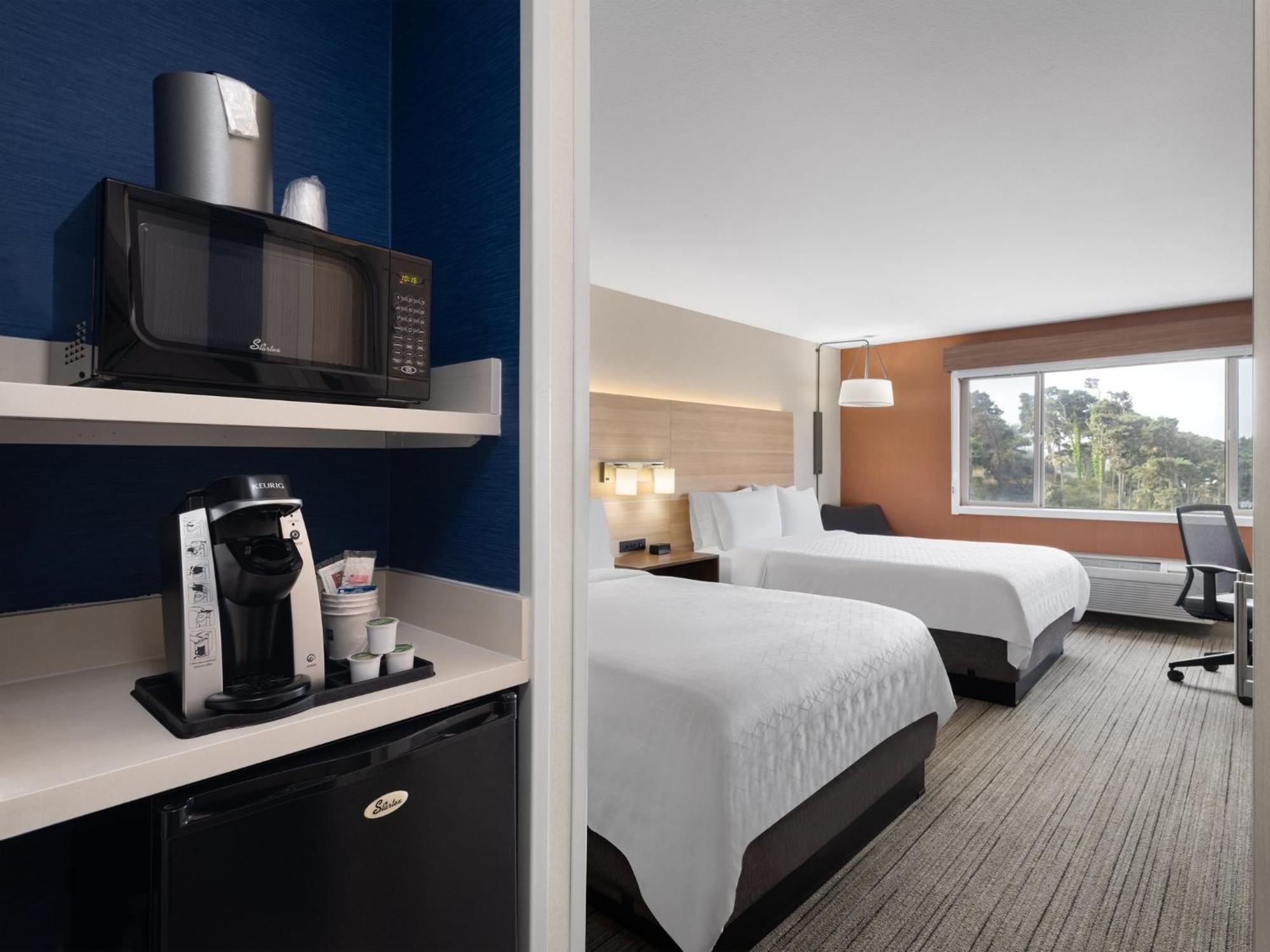 Holiday Inn Express Fort Bragg By Ihg Экстерьер фото